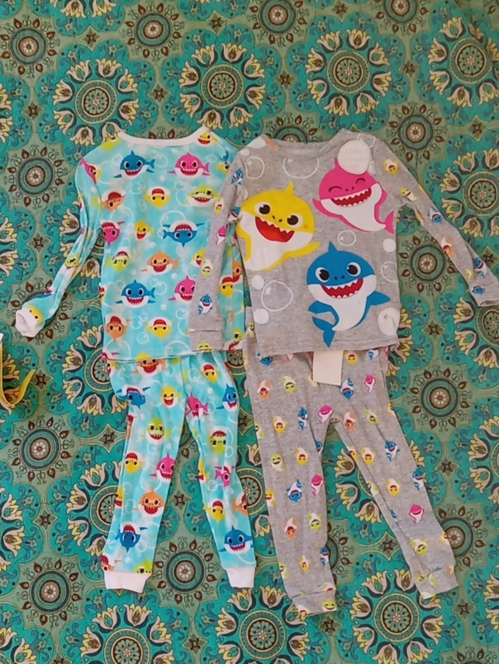 Toddler Shark Print Pajama Set - Gray & Light Blue